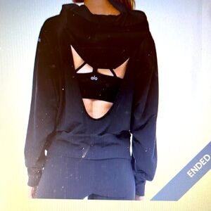 Alo Yoga Sixe Small. Gently Used. Oversized open back hoodie black